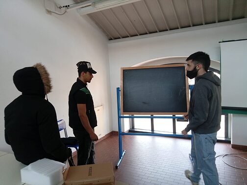 Foto primo incontro laboratorio creativo alla scuola superiore CFP di lodi
